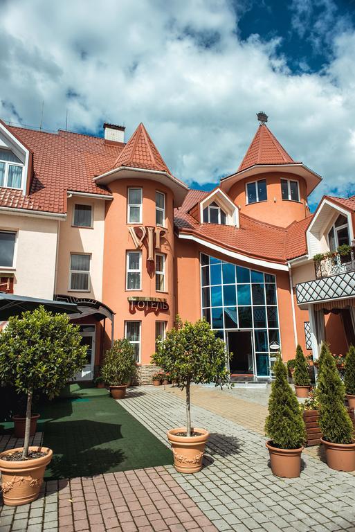 V&P Hotel & Restaurant Chust Exteriér fotografie
